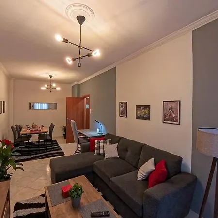 Stel House *